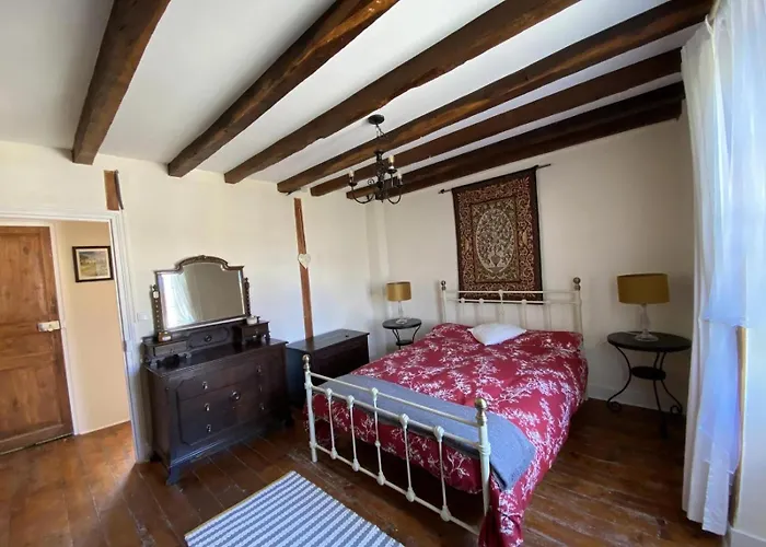 Chez Le Cavalier Génis